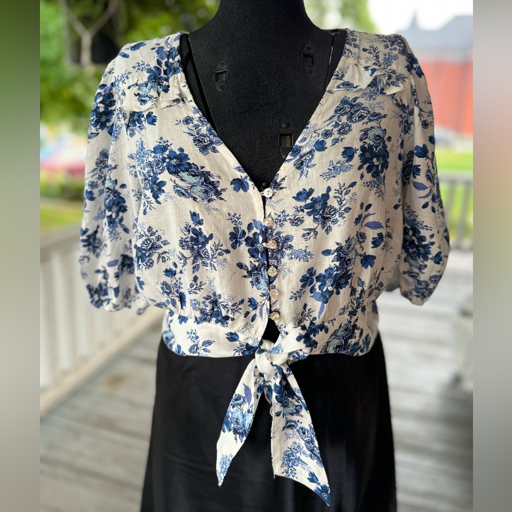 Floral crop top with button detail and waist tie